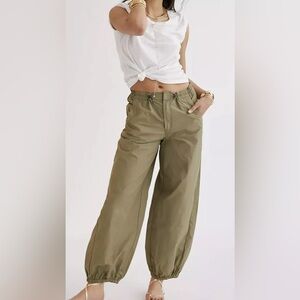 By Anthropologie Packable Parachute Pants Size Small